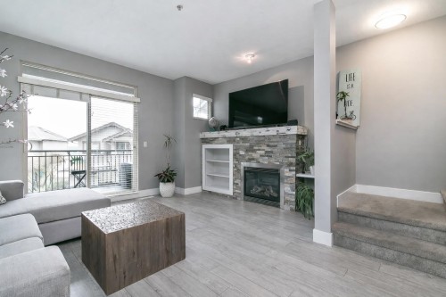 10-20326 68 Avenue  Langley, BC V2Y 0E3