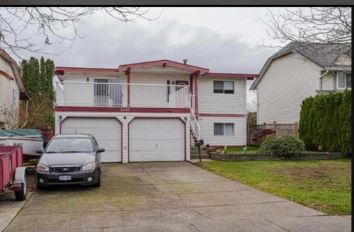3237 272b Street  Langley, BC V4W 3H8