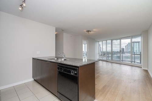 2002-13618 100 Avenue  Surrey, BC V3T 0A8