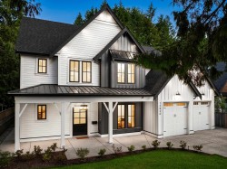 13026 16 Avenue Surrey, BC V4A 1N9