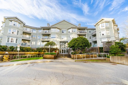 104-13955 Laurel Drive  Surrey, BC V3T 1A8