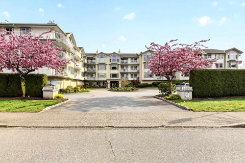 212-20600 53a Avenue  Langley, BC V3A 8C2