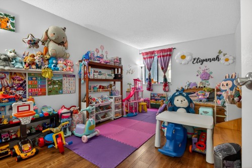 G08-10698 151A Street, Surrey, BC 