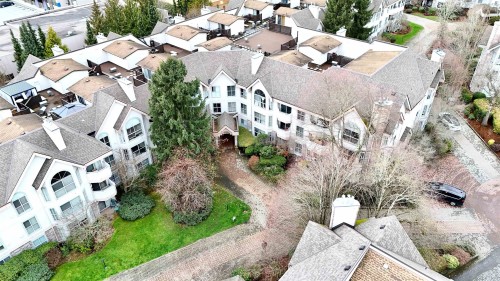 222-7161 121 Street  Surrey, BC V3W 1G8