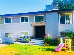 12472 100 Avenue Surrey, BC V3V 2X5