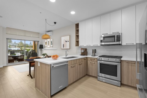 14022 North Bluff Road, White Rock, BC 