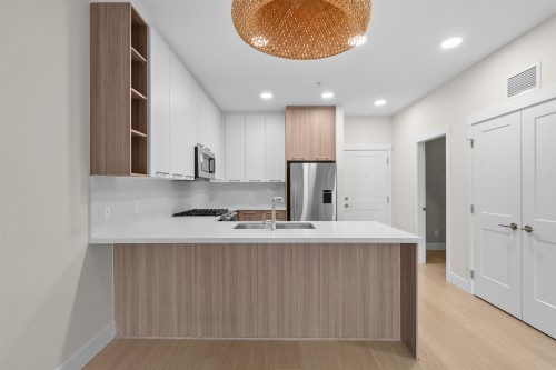 14022 North Bluff Road, White Rock, BC 