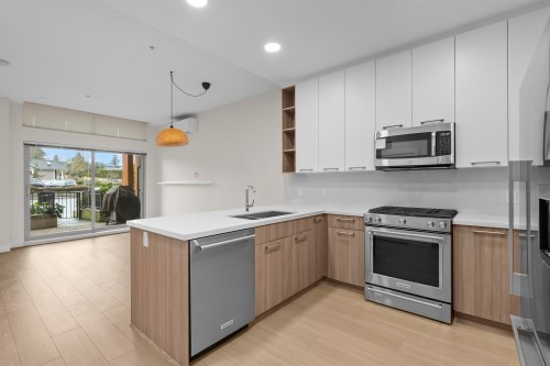 14022 North Bluff Road, White Rock, BC 