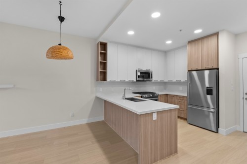 14022 North Bluff Road, White Rock, BC 