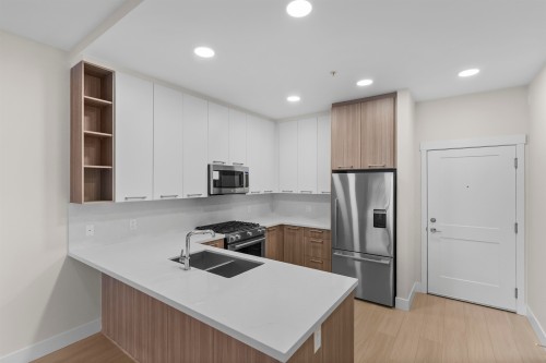 14022 North Bluff Road, White Rock, BC 