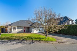 1071 King George Boulevard Surrey, BC V4A 9S7
