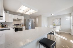 15458 110 Avenue Surrey, BC V3R 0X1