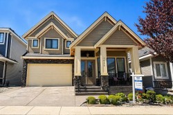 5911 139a Street Surrey, BC V3W 6L1