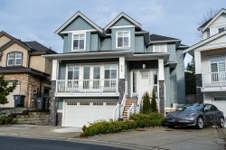 878 163a Street Surrey, BC V4A 0B3