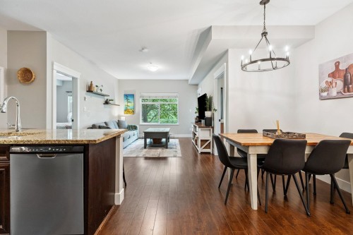 202-19530 65 Avenue  Surrey, BC V4N 6M1