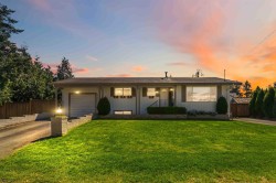 31806 Carlsrue Avenue Abbotsford, BC V2T 2J5