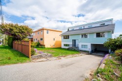 15856 Buena Vista Avenue White Rock, BC V4B 2A3