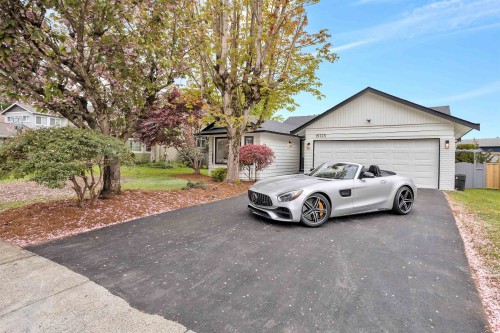 19725 50a Avenue  Langley, BC V3A 7L1