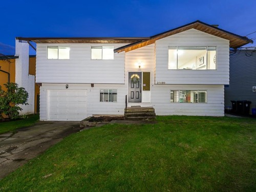 26490 28b Avenue  Langley, BC V4W 3B1