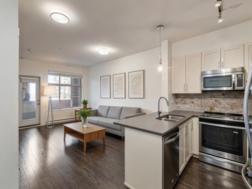 317-2855 156 Street  Surrey, BC V3Z 3Y3