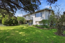 17569 60 Avenue Surrey, BC V3S 1T9