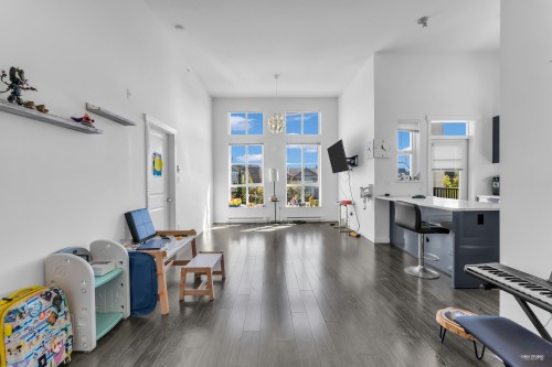 425-15138 34 Avenue  Surrey, BC V3Z 0Y5