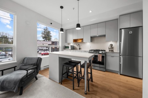 220-2493 Montrose Avenue  Abbotsford, BC V2S 3T2
