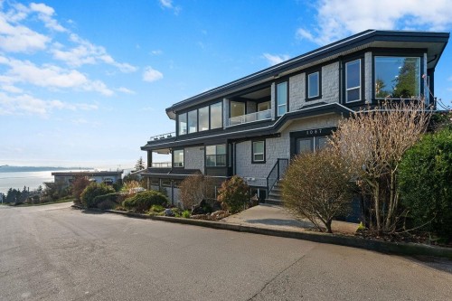 1087 Finlay Street  White Rock, BC V4B 4K7