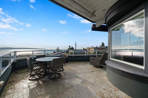 1087 Finlay Street, White Rock, BC 