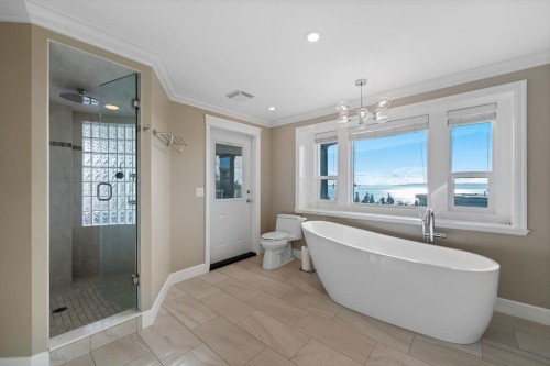 1087 Finlay Street, White Rock, BC 