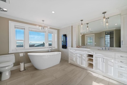 1087 Finlay Street, White Rock, BC 