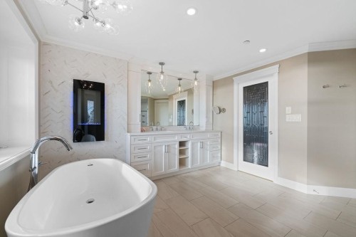 1087 Finlay Street, White Rock, BC 