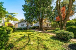 2680 Mcbride Avenue Surrey, BC V4A 3G1
