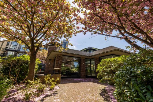 108-10866 City Parkway  Surrey, BC V3T 5W9