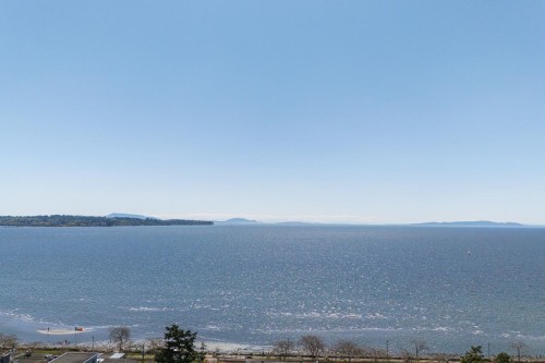 15556 Columbia Avenue, White Rock, BC 