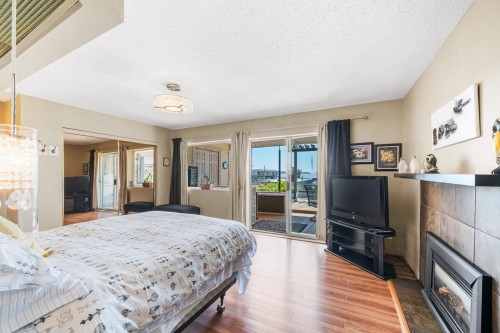 15556 Columbia Avenue, White Rock, BC 