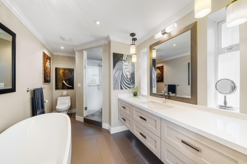15556 Columbia Avenue, White Rock, BC 
