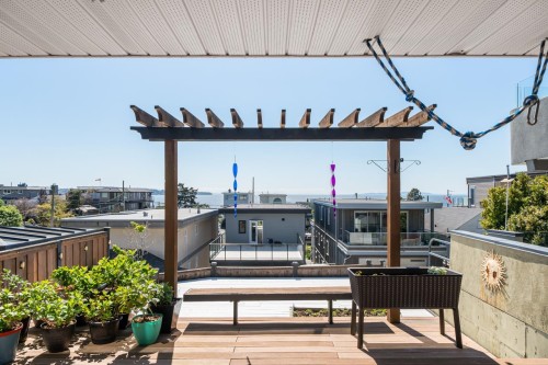15556 Columbia Avenue, White Rock, BC 