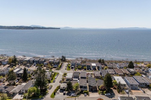 15556 Columbia Avenue, White Rock, BC 