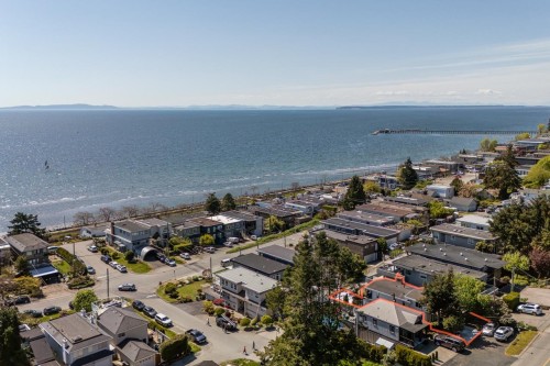 15556 Columbia Avenue, White Rock, BC 