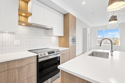 401-20695 Eastleigh Crescent  Langley, BC V3A 0P7