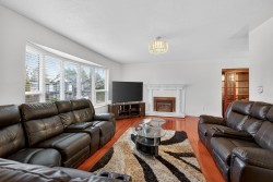 8927 146a Street Surrey, BC V3R 6Z9