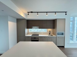 15XX-13725 George Jct Surrey, BC V3T 0V7