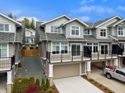 56-20449 66 Avenue Langley, BC V2Y 3C1