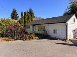 10852 140 Street Surrey, BC V3R 3G2