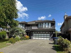 7688 120a Street Surrey, BC V3W 1J4