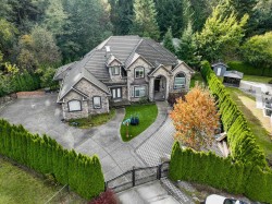 5479 124b Street Surrey, BC V3X 3T1
