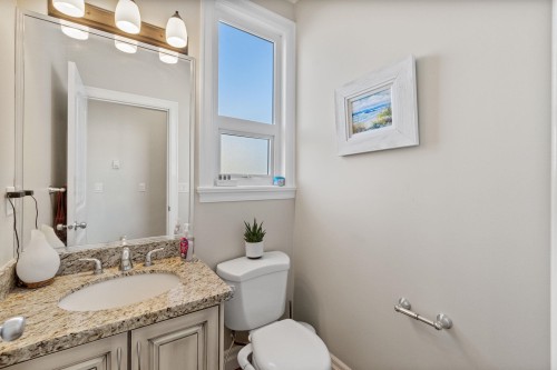 15595 Thrift Avenue, White Rock, BC 