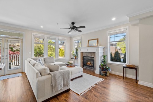 15595 Thrift Avenue, White Rock, BC 