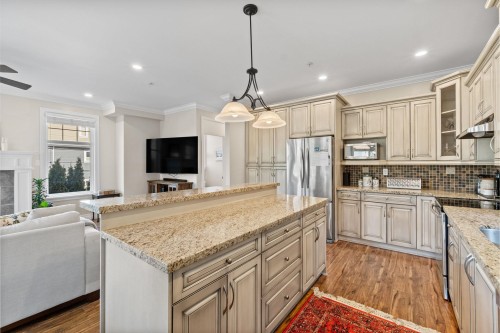 15595 Thrift Avenue, White Rock, BC 